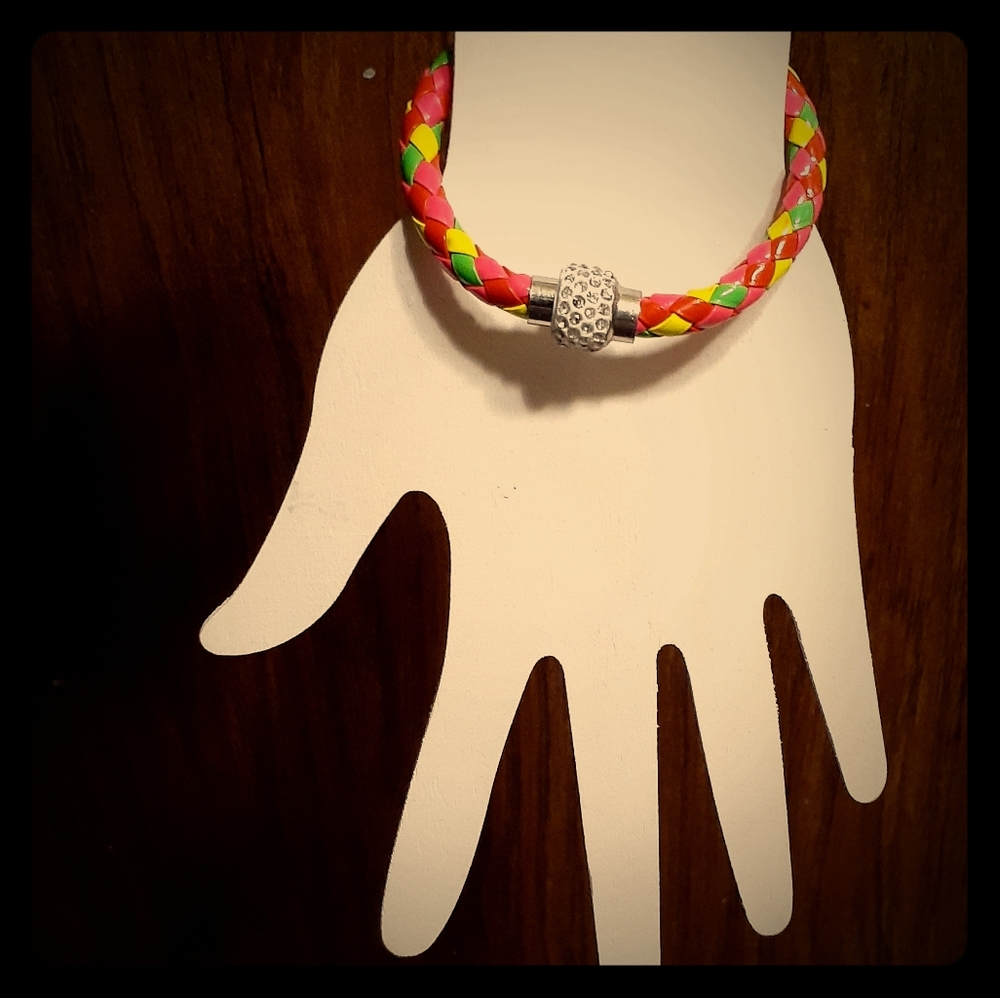 🧡🔗Multi-Colored🔗Magnetic Cuff🔗Bracelet🔗💚 - Picture 2 of 4